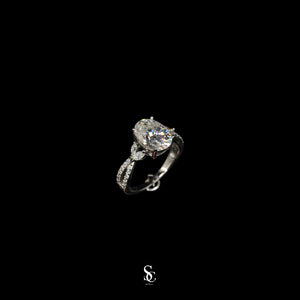 Vvs1 Oval Cut Iced Ring