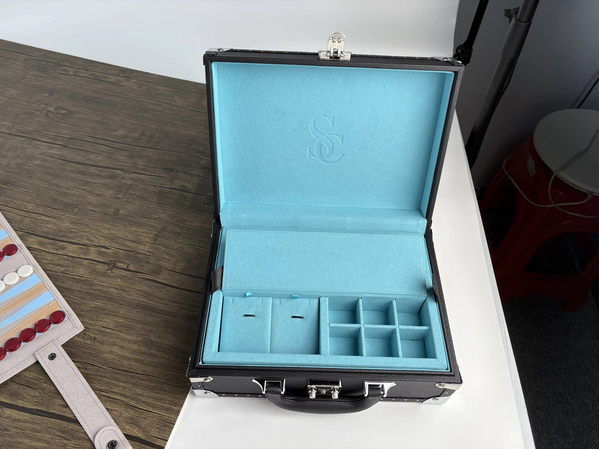 Jewelry Trunk Essec (Black-Light Blue)