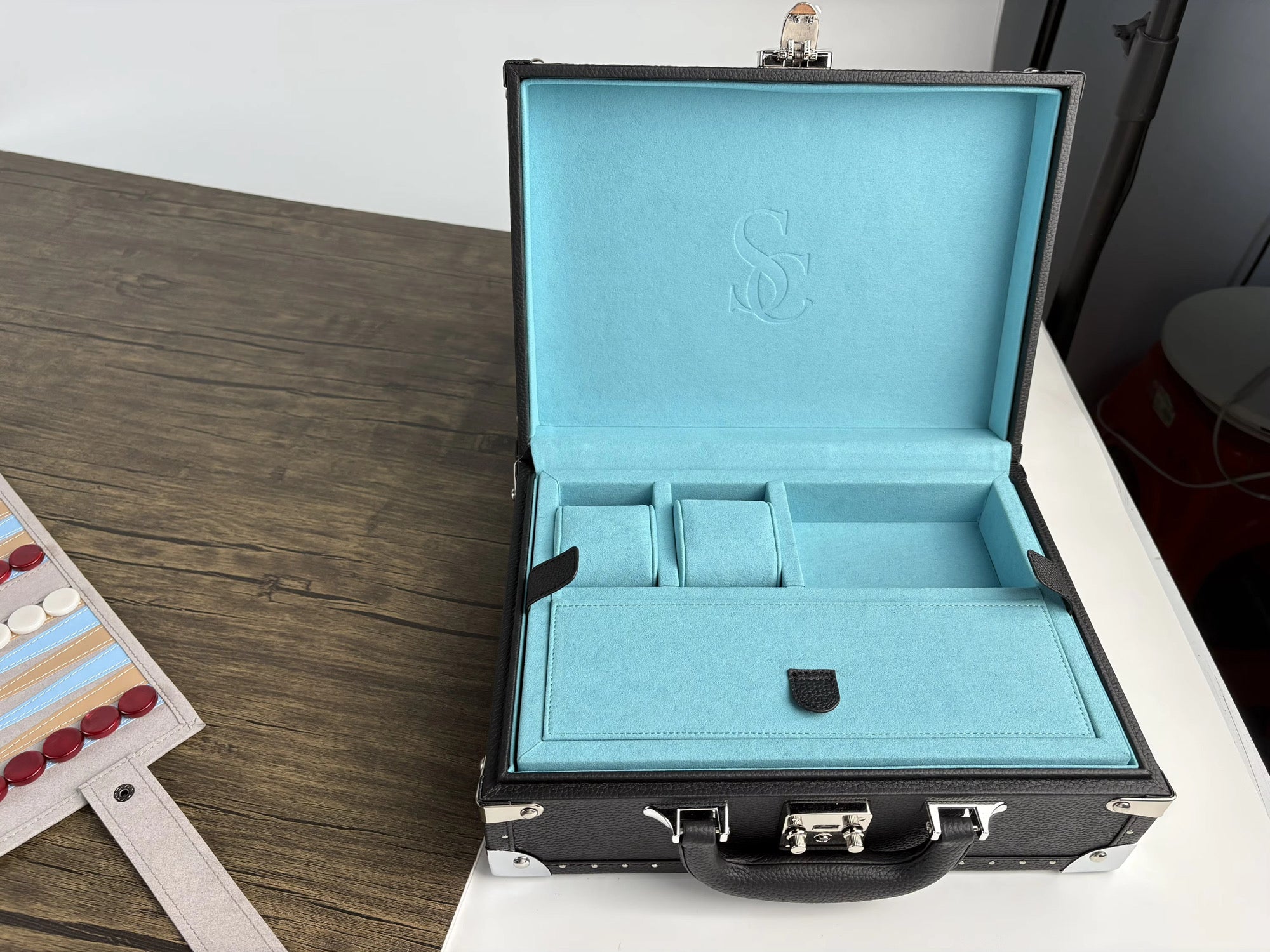 Jewelry Trunk Essec (Black-Light Blue)